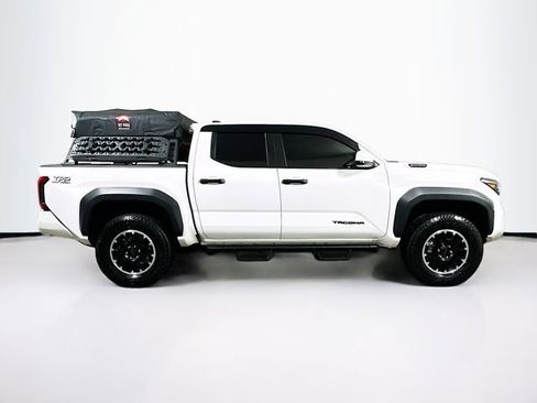 Used 2025 Toyota Tacoma TRD Off-Road AWD/4WD image 8
