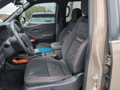 Used 2023 Nissan Frontier PRO-4X w/ Technology Package image 8