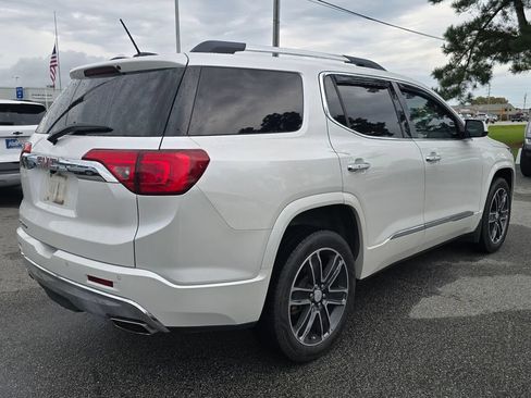 Used 2017 GMC Acadia Denali w/ Technology Package FWD image 3
