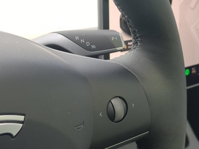 Used 2025 Tesla Model Y Performance AWD/4WD image 27