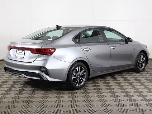 Used 2024 Kia Forte LXS w/ LXS Technology Package FWD image 9