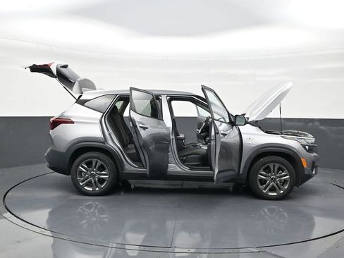 Used 2022 Kia Seltos LX AWD/4WD image 29