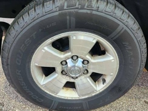 Used 2005 Toyota 4Runner SR5 AWD/4WD image 33