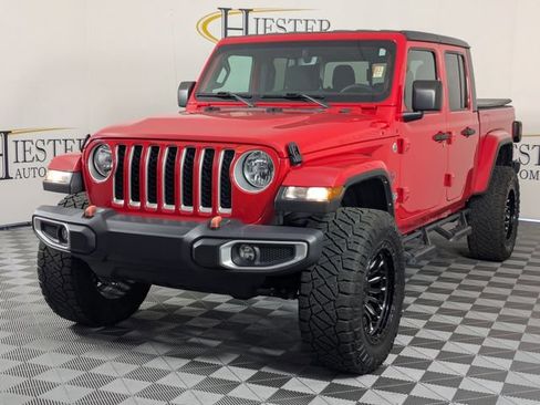Used 2023 Jeep Gladiator Overland AWD/4WD image 5