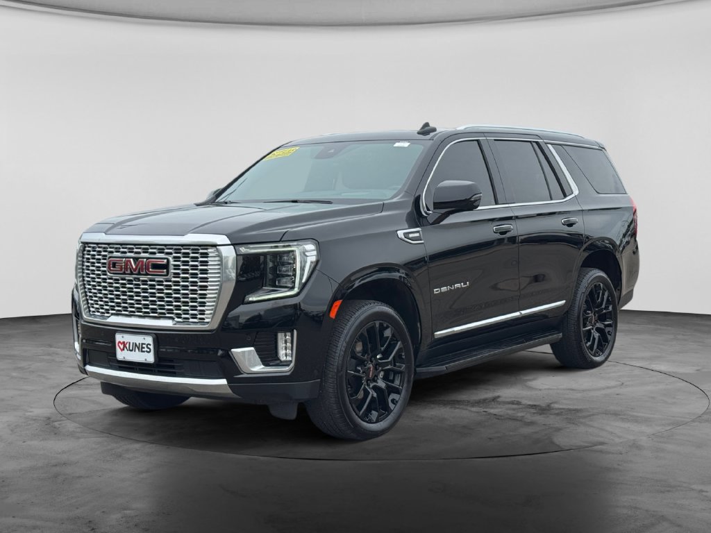 Used 2024 GMC Yukon Denali w/ Advanced Technology Package AWD/4WD image 4