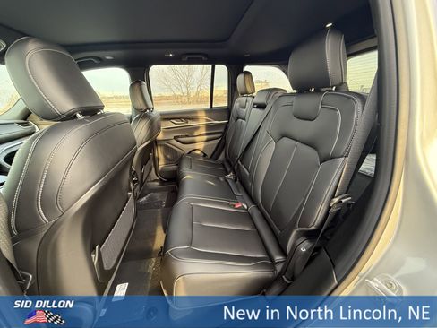 New 2025 Jeep Grand Cherokee Limited image 15