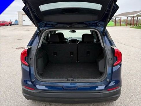 Used 2023 GMC Terrain SLE w/ Driver Convenience Package FWD image 6