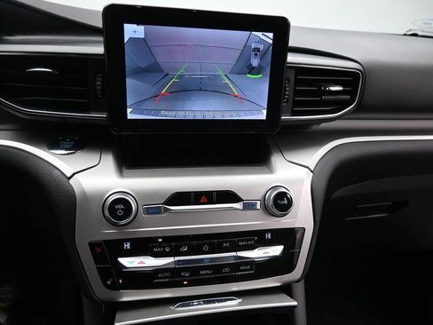 Certified 2021 Ford Explorer XLT image 14