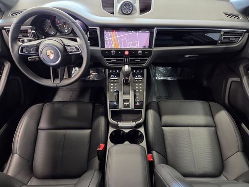 Certified 2026 Porsche Macan AWD/4WD image 13