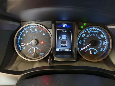 Used 2023 Toyota Tacoma TRD Sport AWD/4WD image 14