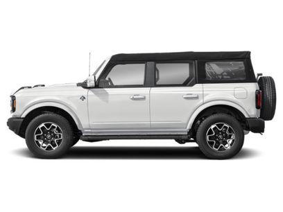 New 2026 Ford Bronco Outer Banks w/ Black Appearance Package