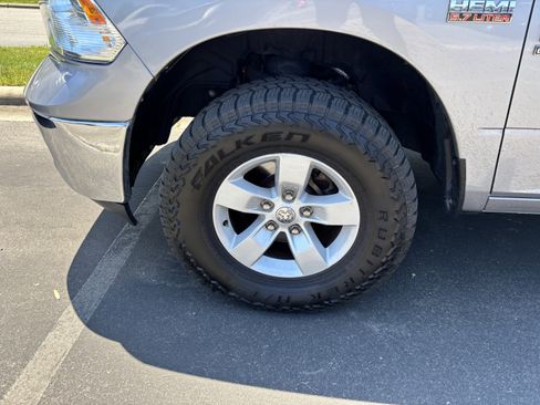 Used 2019 RAM 1500 Classic SLT w/ Luxury Group AWD/4WD image 26