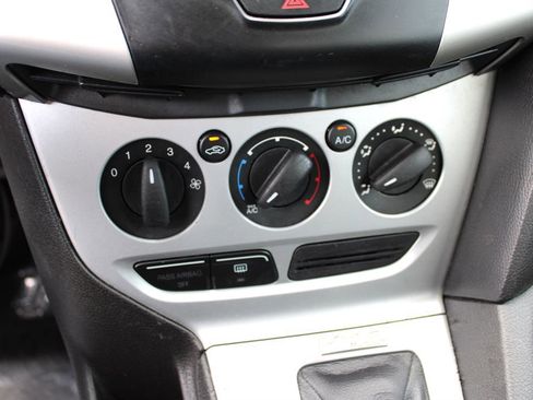 Used 2013 Ford Focus SE image 22