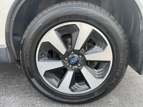 Used 2018 Subaru Forester 2.5i Premium w/ All-Weather Package image 19