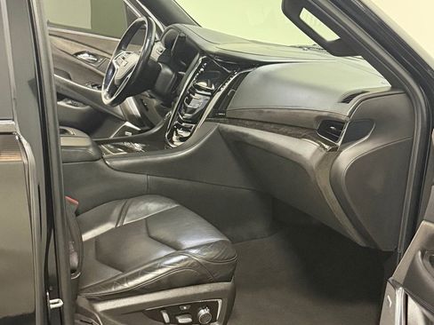 Used 2015 Cadillac Escalade ESV Platinum AWD/4WD image 12