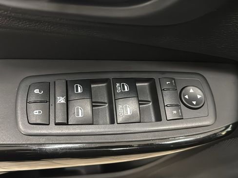 Used 2019 Jeep Cherokee Latitude Plus image 23