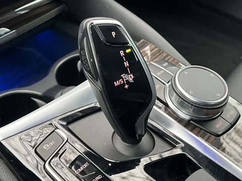 Used 2019 BMW 530i w/ Convenience Package image 21