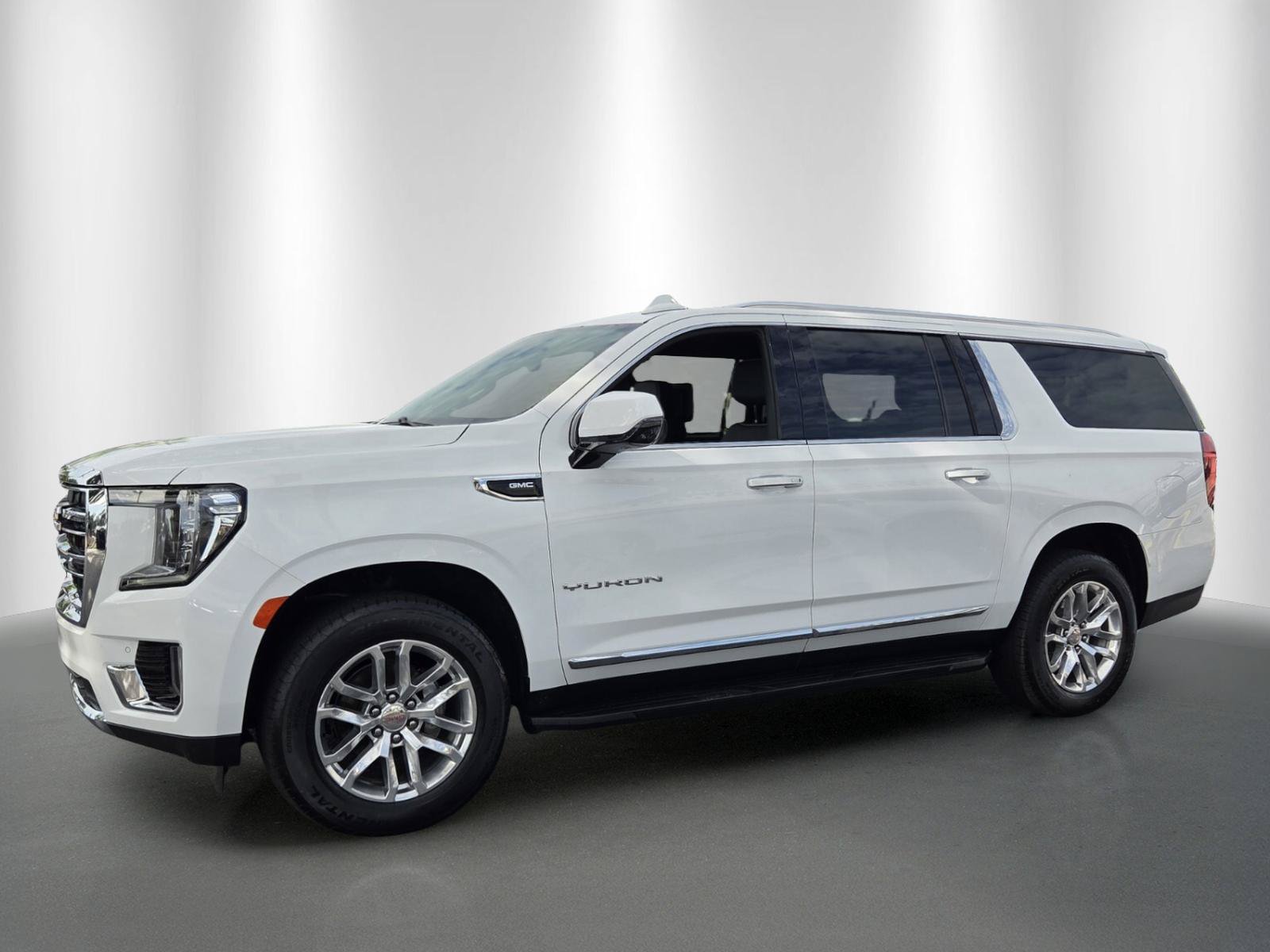 Used 2024 GMC Yukon XL SLT w/ SLT Luxury Package AWD/4WD image 3