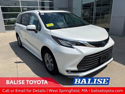 Used 2023 Toyota Sienna XLE