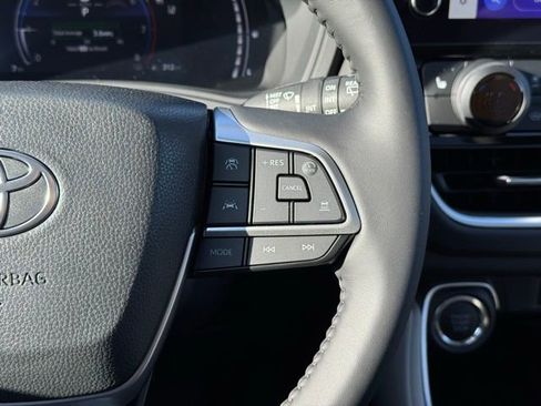 Certified 2026 Toyota Grand Highlander XLE AWD/4WD image 31