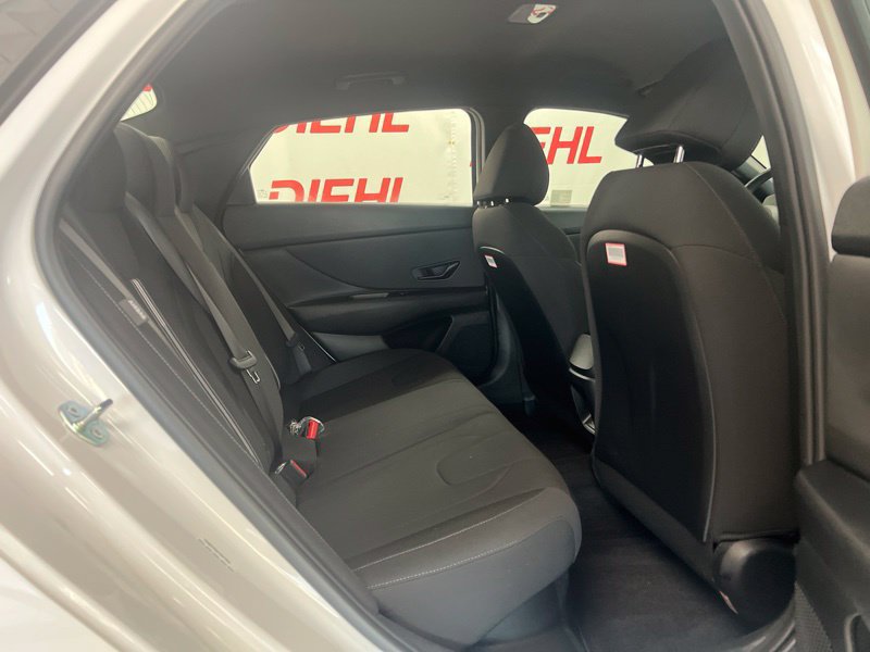 Used 2025 Hyundai Elantra SEL FWD image 10