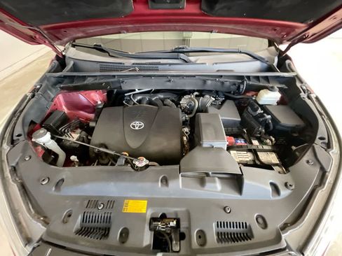 Used 2018 Toyota Highlander SE image 27