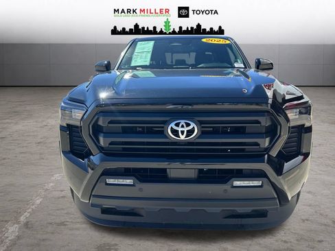 Certified 2025 Toyota Tacoma SR5 AWD/4WD image 9