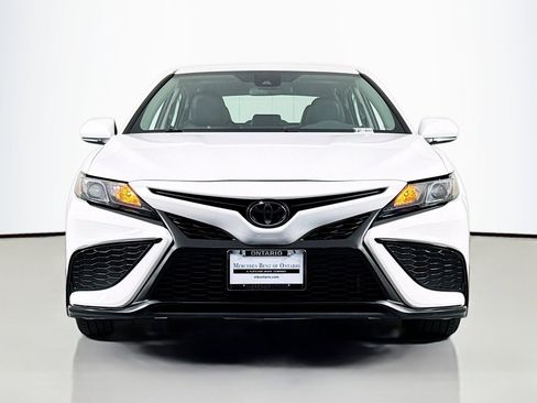 Used 2024 Toyota Camry SE FWD image 3