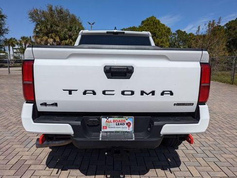 New 2025 Toyota Tacoma TRD Off-Road image 10