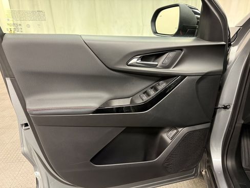 Used 2025 Chevrolet Equinox RS w/ Safety and Technology Package image 25