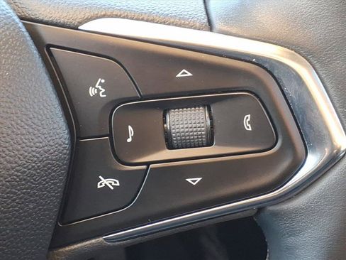 Used 2024 Chevrolet Trax LT w/ Driver Confidence Package image 16