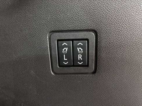 Used 2018 Chevrolet Traverse High Country AWD/4WD image 35