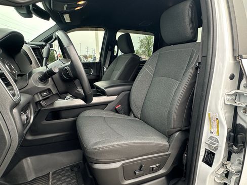 Used 2020 RAM 2500 Big Horn w/ Night Edition AWD/4WD image 19