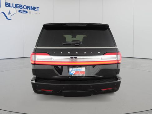 Used 2021 Lincoln Navigator Reserve AWD/4WD image 4