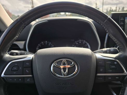 Certified 2020 Toyota Highlander XLE image 31