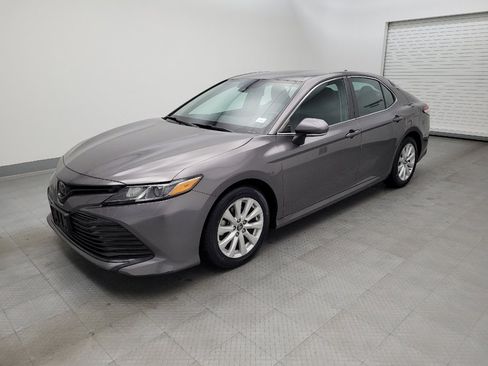 Used 2019 Toyota Camry LE w/ Convenience Package image 2