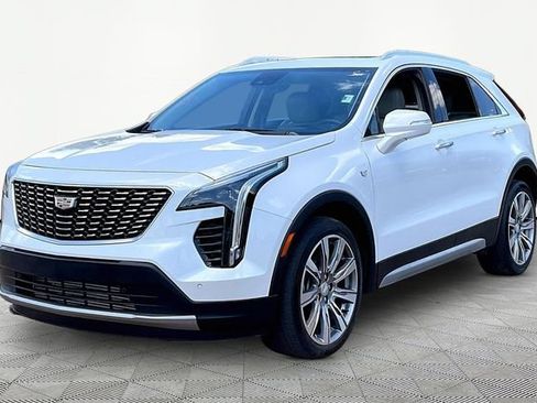Used 2023 Cadillac XT4 Premium Luxury w/ Technology Package AWD/4WD image 3