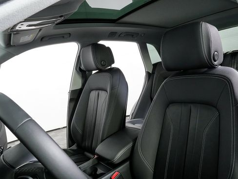 Used 2023 Audi Q5 2.0T Premium w/ Convenience Package image 5