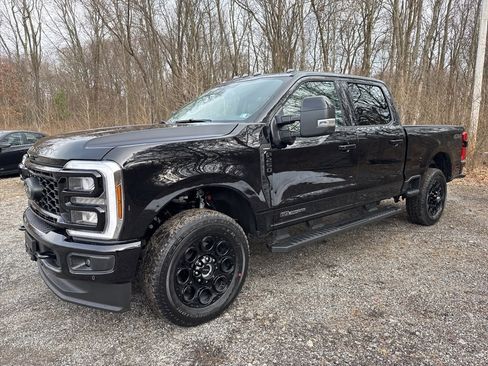 New 2026 Ford F250 Lariat w/ Black Appearance Package image 5