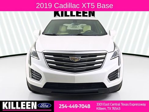 Used 2019 Cadillac XT5 FWD image 2