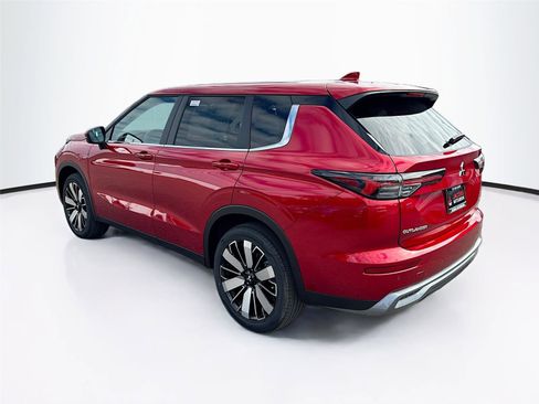 New 2026 Mitsubishi Outlander SE image 5