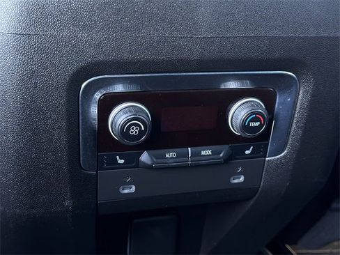 Used 2022 Chevrolet Tahoe LT w/ Luxury Package image 24