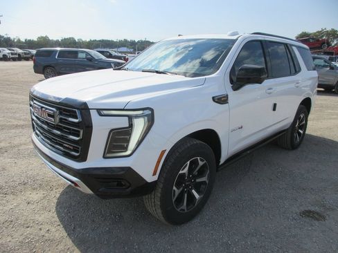New 2026 GMC Yukon AT4 w/ AT4 Premium Package AWD/4WD image 9