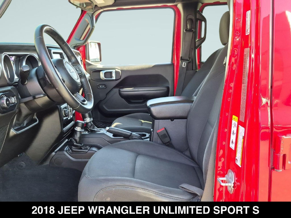 Used 2018 Jeep Wrangler Unlimited Sport S AWD/4WD image 14