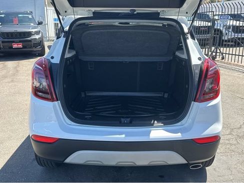 Certified 2021 Buick Encore Preferred FWD image 31