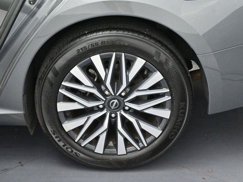 Used 2024 Nissan Altima 2.5 SV FWD image 31