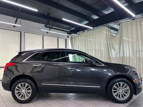 Used 2017 Cadillac XT5 Luxury AWD/4WD image 3
