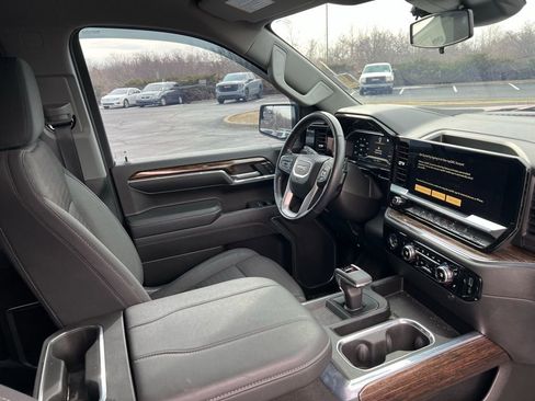 Used 2023 GMC Sierra 1500 Elevation w/ X31 Off-Road Package image 9
