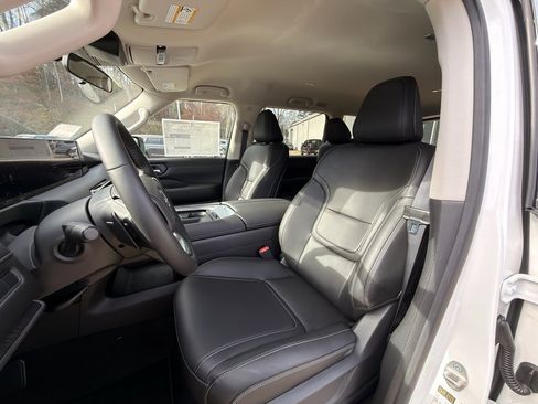 New 2026 Nissan Armada SV image 11