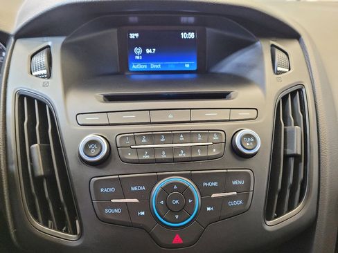 Used 2016 Ford Focus SE image 25